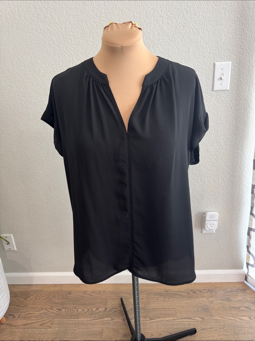Pleione Black Split-Neck Short Sleeve Blouse - Picture 1 of 3